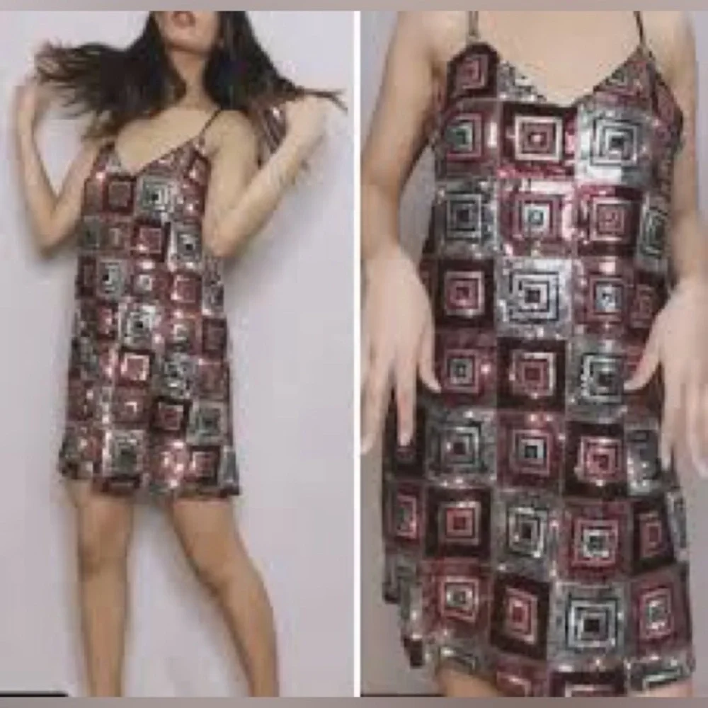 NWT: Festive Sequin Geometric Pattern Strappy DRESS🔹🔻